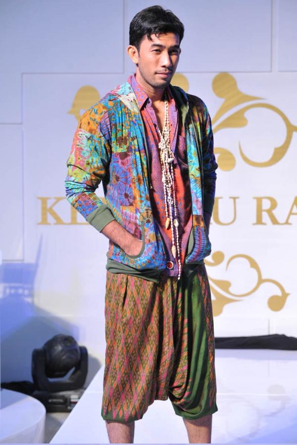 Modern & Tradition di Tangan Kritikus Mode : Okezone Foto