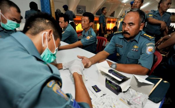  Tes  Darah dan Urine Prajurit TNI  AL Okezone Foto