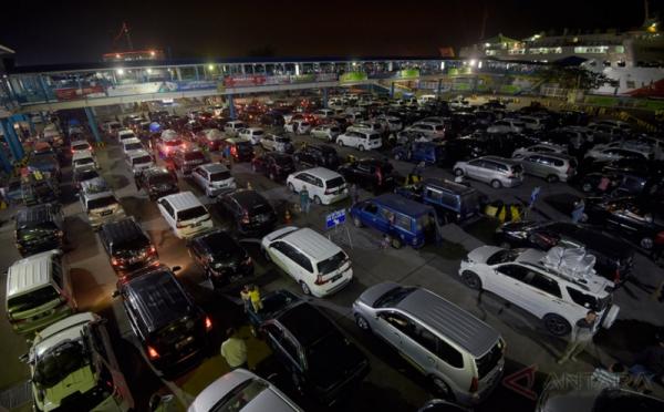 INFO MUDIK 2017: H-2 Lebaran, Pelabuhan Merak Dipadati 